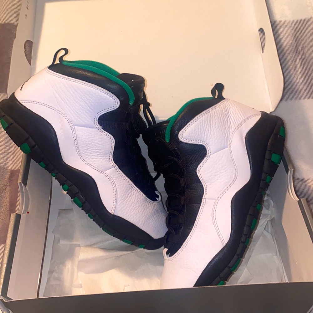White/Black-Court Green 10s